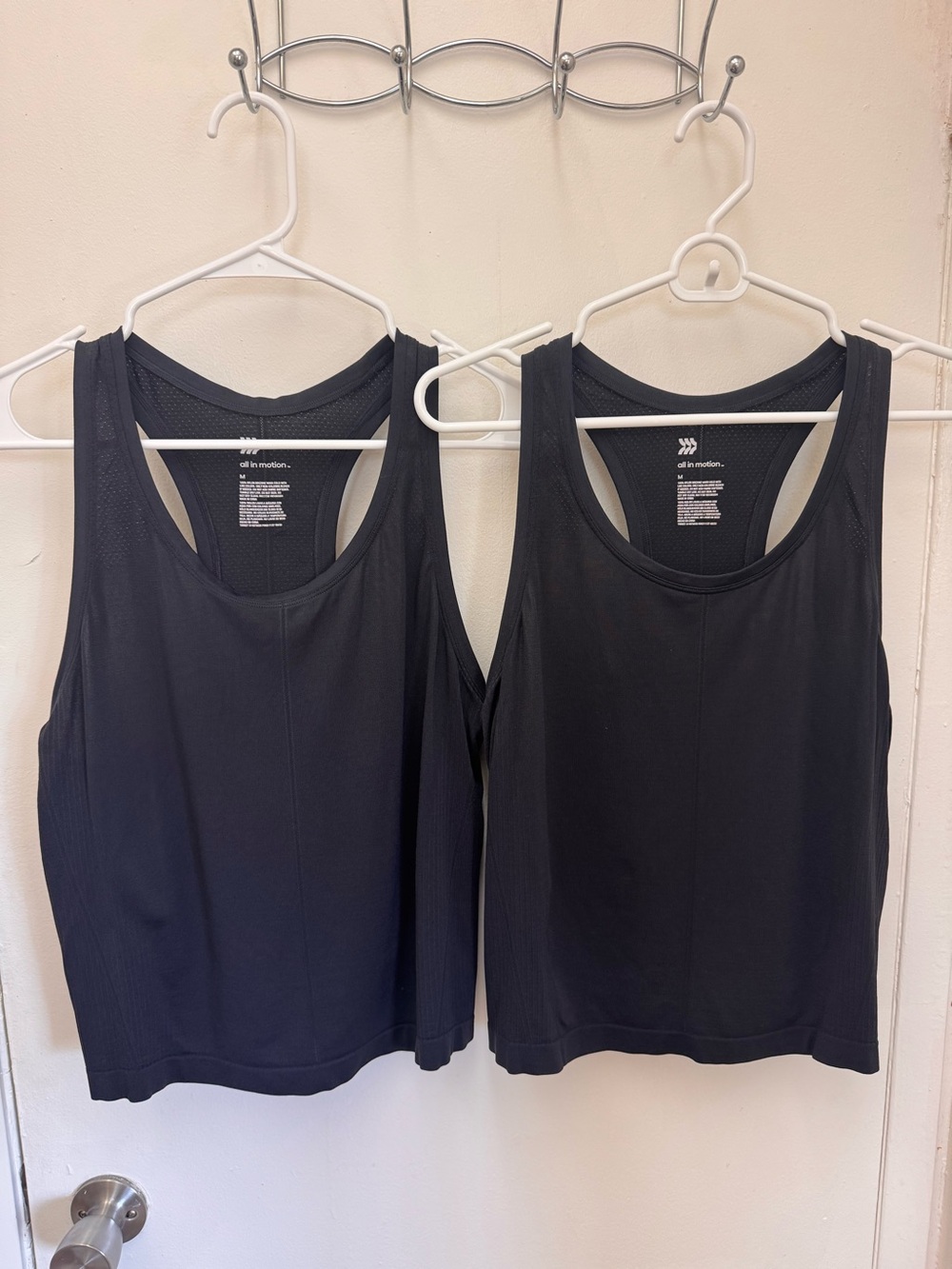 2 all in motion flowy tanks